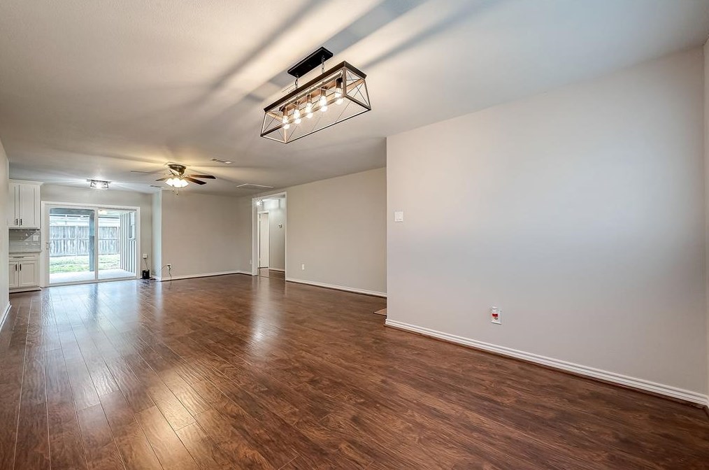 2811 Blueberry Ln, Pasadena TX 77502-5446 exterior