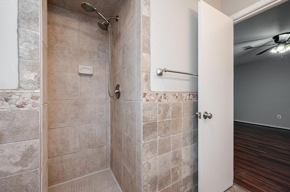 2811 Blueberry Ln, Pasadena TX 77502-5446 exterior