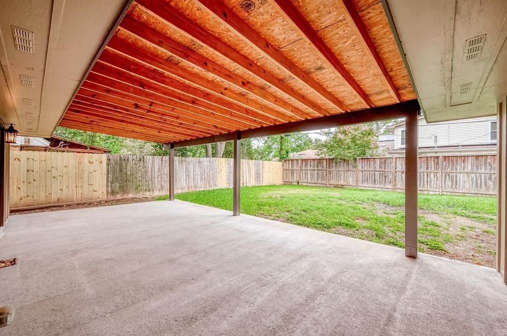 2811 Blueberry Ln, Pasadena TX 77502-5446 exterior