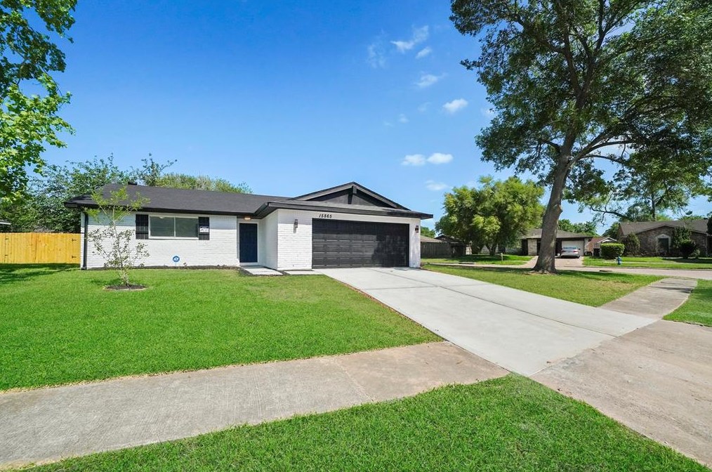 15865 Ridgeroe Ln, Houston, TX 77053-3738