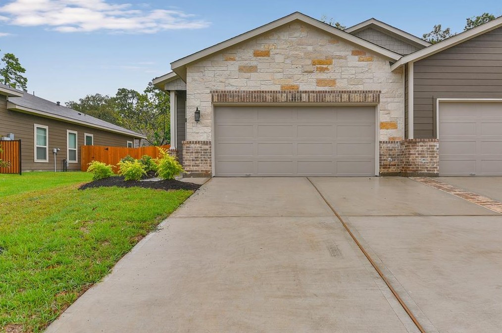 206 Oakcrest #a, Conroe, TX 77304
