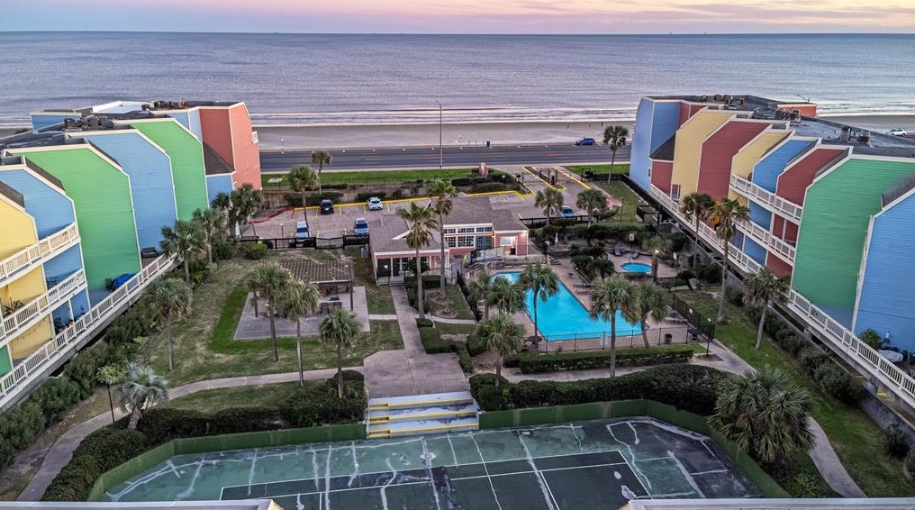 7820 Seawall Blvd #204, Galveston, TX 77551