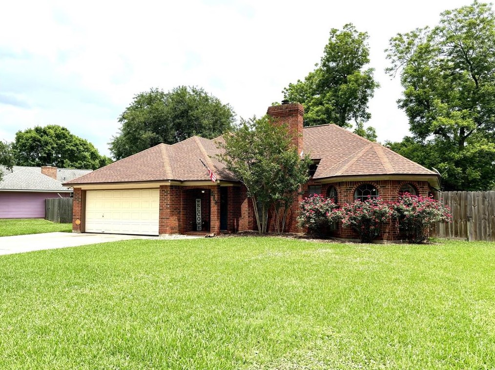 112 Sandalwood Dr, Richwood, TX 77566-5012