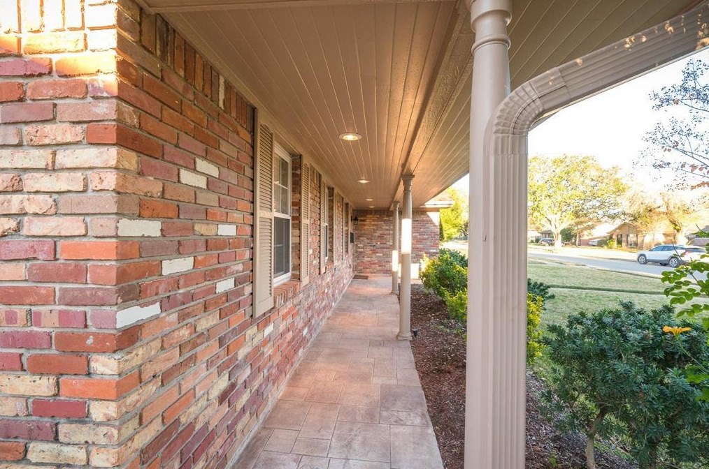 5046 Yarwell Dr, Houston TX  77096-5330 exterior