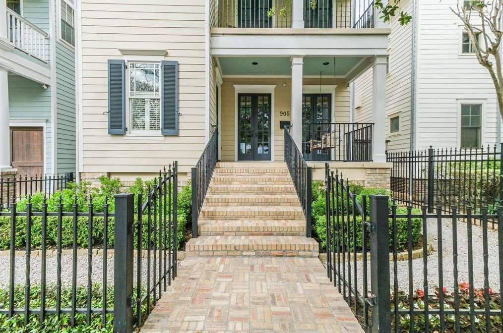 905 Waverly St, Houston, TX 77008-6757