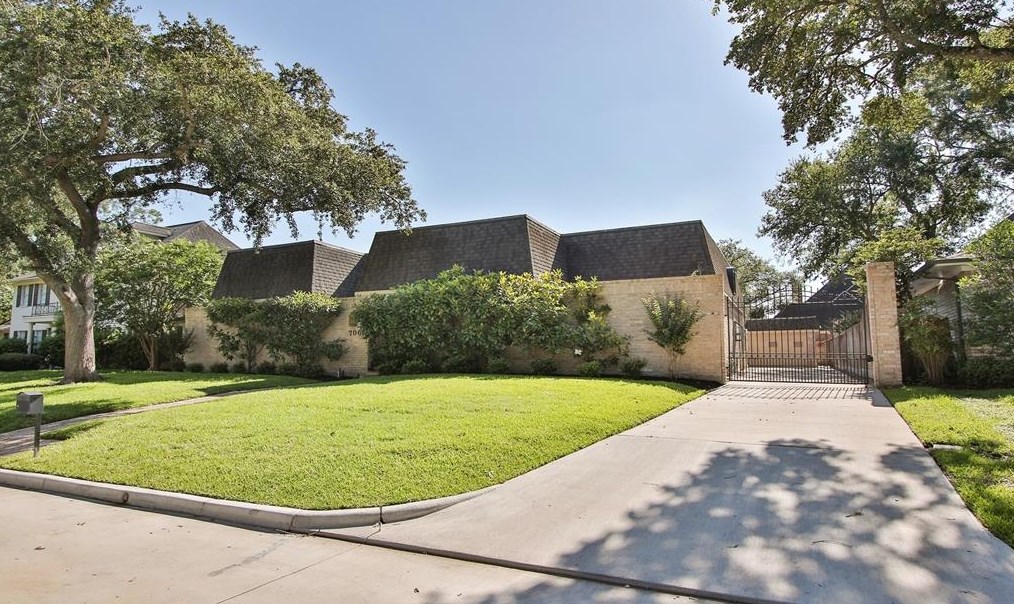 706 Montclair Blvd, Sugar Land, TX 77478-3636
