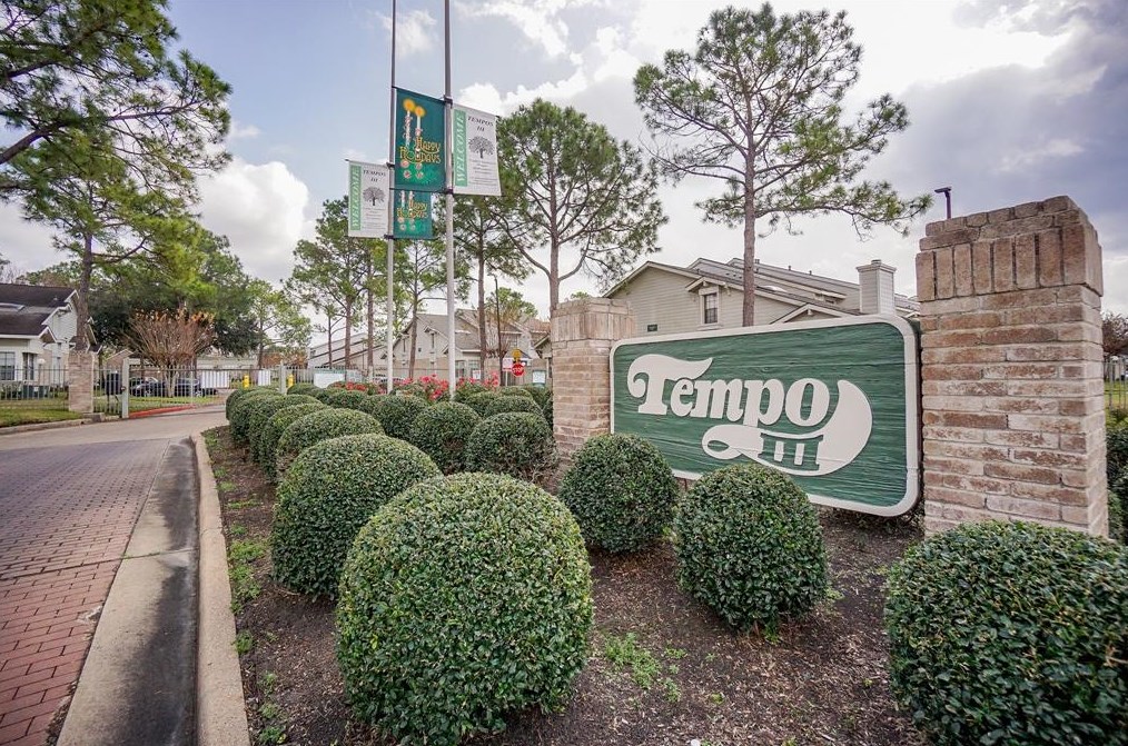 6245 Ludington Dr, Houston TX  77035-2285 exterior