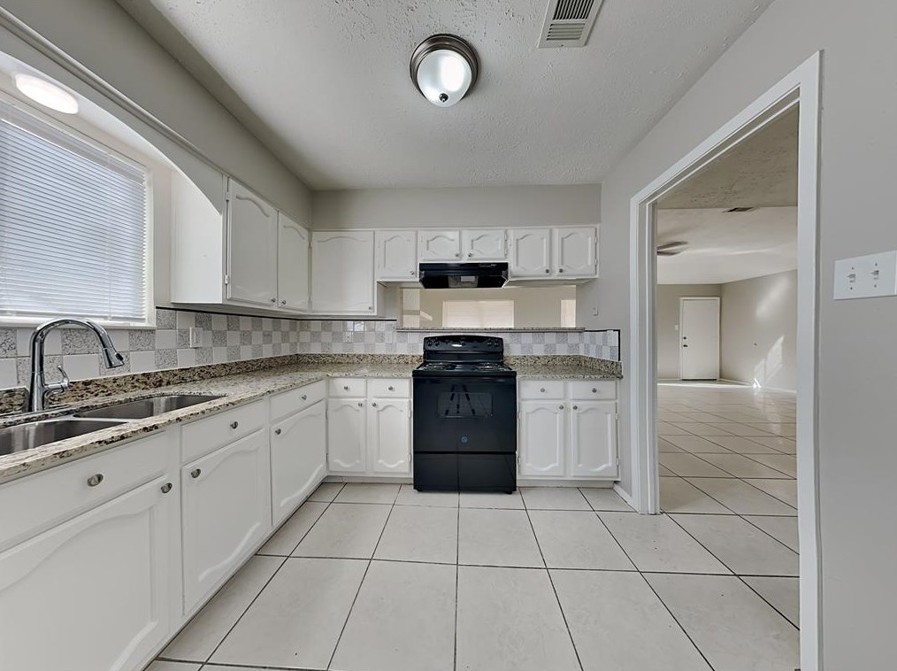 6531 Bridgegate Dr, Spring TX  77373-7373 exterior