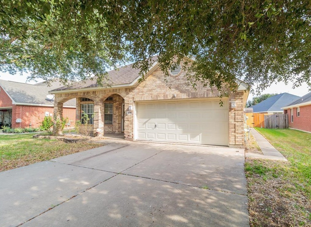 6210 Pleasant Stream Dr, Katy TX  77449-4217 exterior