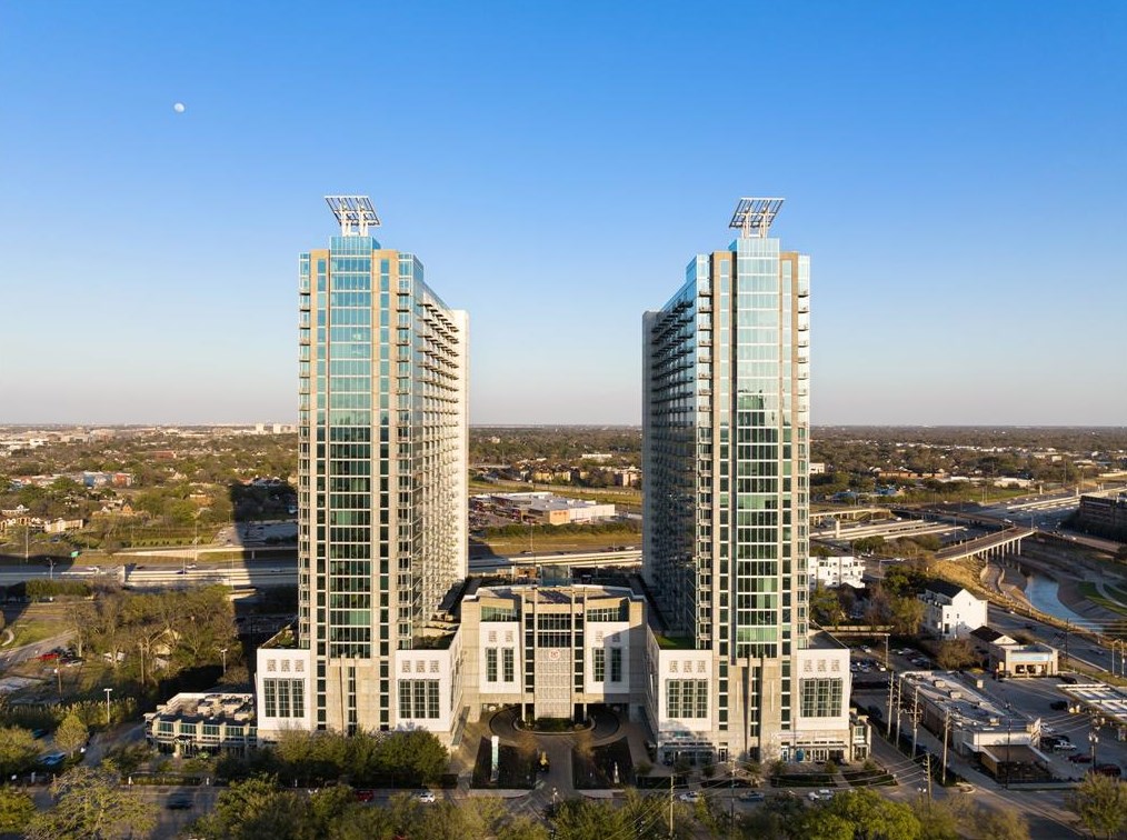 5925 Almeda Rd, Houston TX  11613-7602 exterior