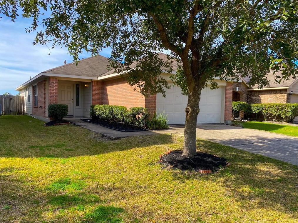 7403 Legacy Pines Dr, Cypress, TX 77433-2126