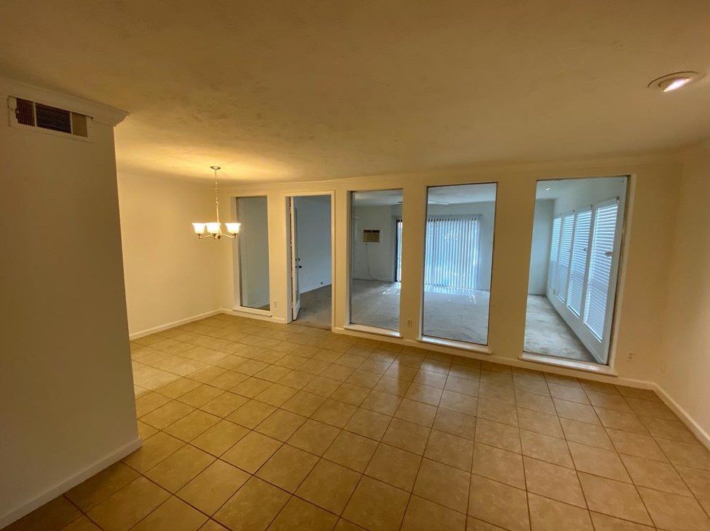 139 Phanturn Ln, Bellaire, TX 77401