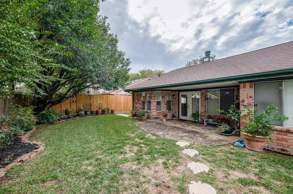 1919 Vinces Brg, Sugar Land TX 77478-4255 exterior