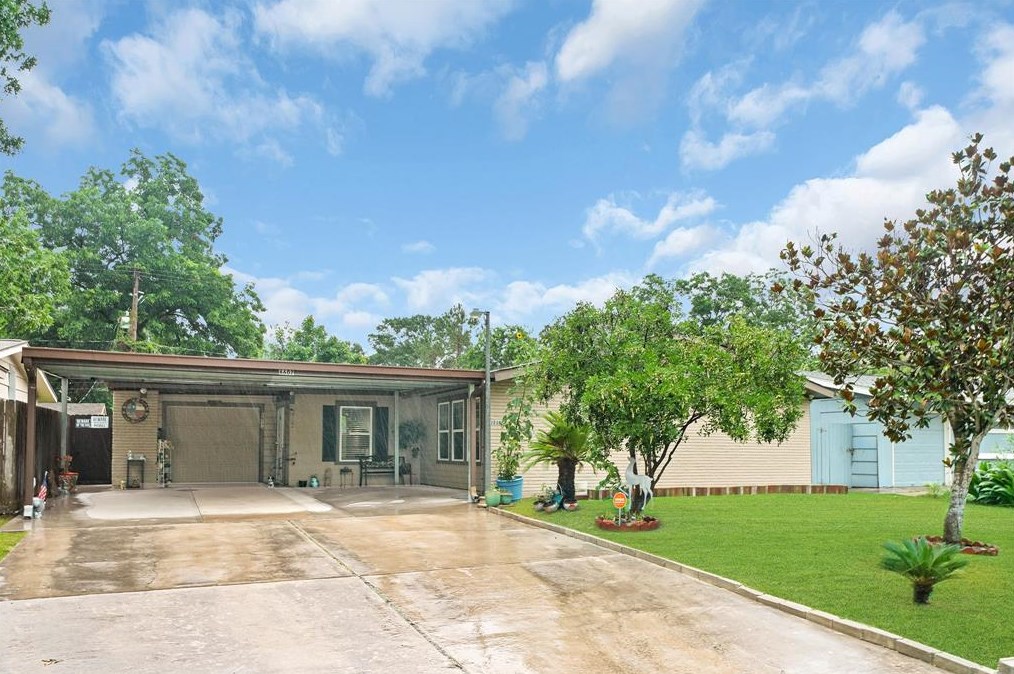 6602 Rowan Ln, Houston, TX 77074-6316