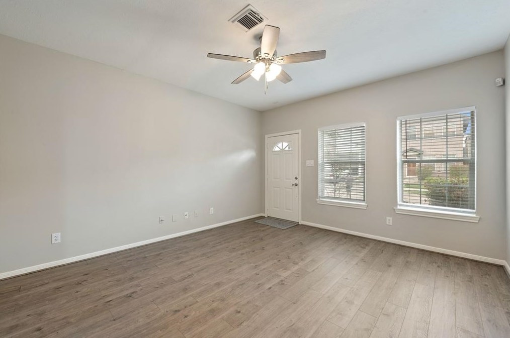 223 Plaza Del Sol Park, Houston TX  77020-7748 exterior