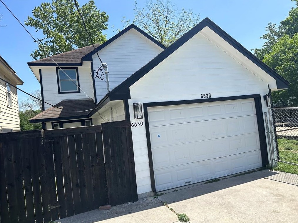 6630 Tuskegee St, Houston, TX 77091-2130