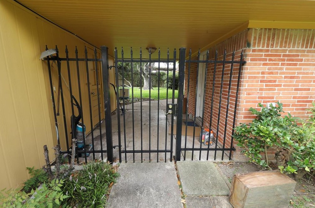7003 Captain Dr, Houston, TX 77036