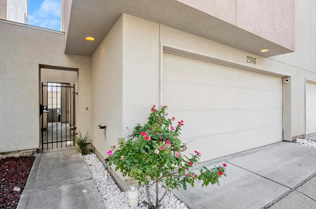 2316 Sperber Ln, Houston, TX 77003