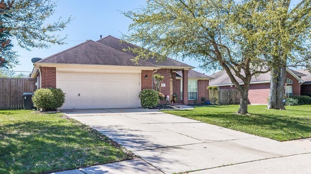 1107 Breckenridge Cove Ln, League City, TX 77573