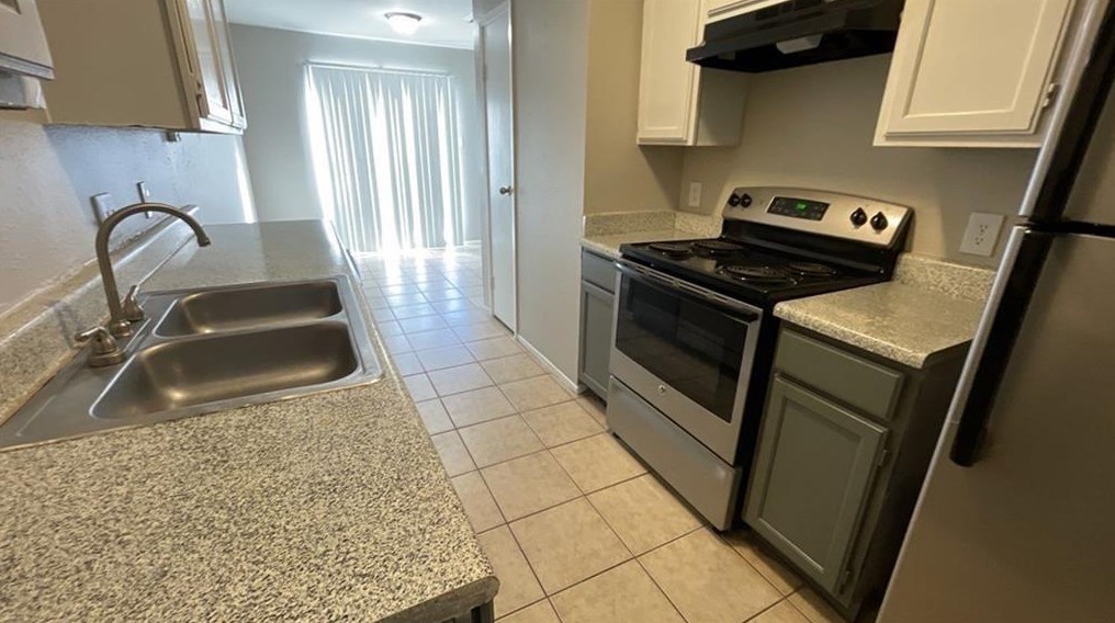 7830 Bayou Forest Dr #24, Houston, TX