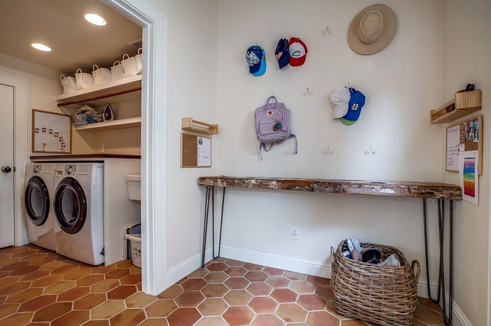 302 13 St, Houston TX  77008-7145 exterior