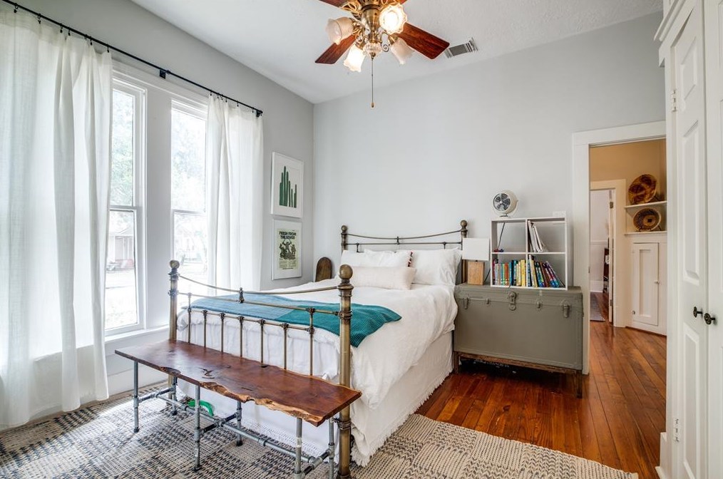 302 13 St, Houston TX  77008-7145 exterior