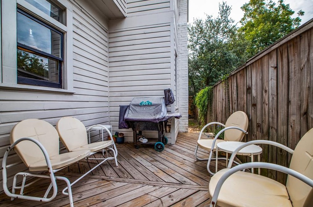 302 13 St, Houston TX  77008-7145 exterior