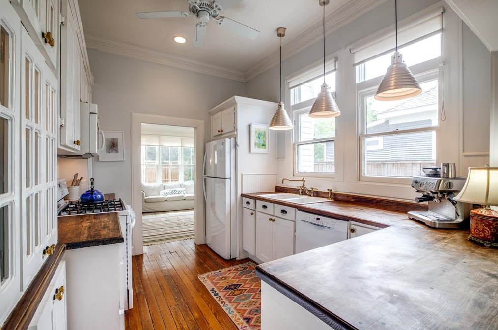 302 13 St, Houston TX  77008-7145 exterior