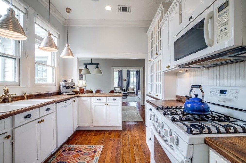 302 13 St, Houston TX  77008-7145 exterior