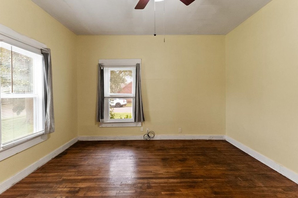 217 S Avenue B #b, Humble, TX 77338