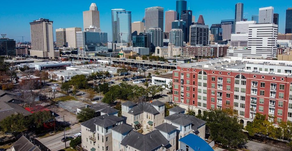 2213 Austin St, Houston, TX 77002-8911