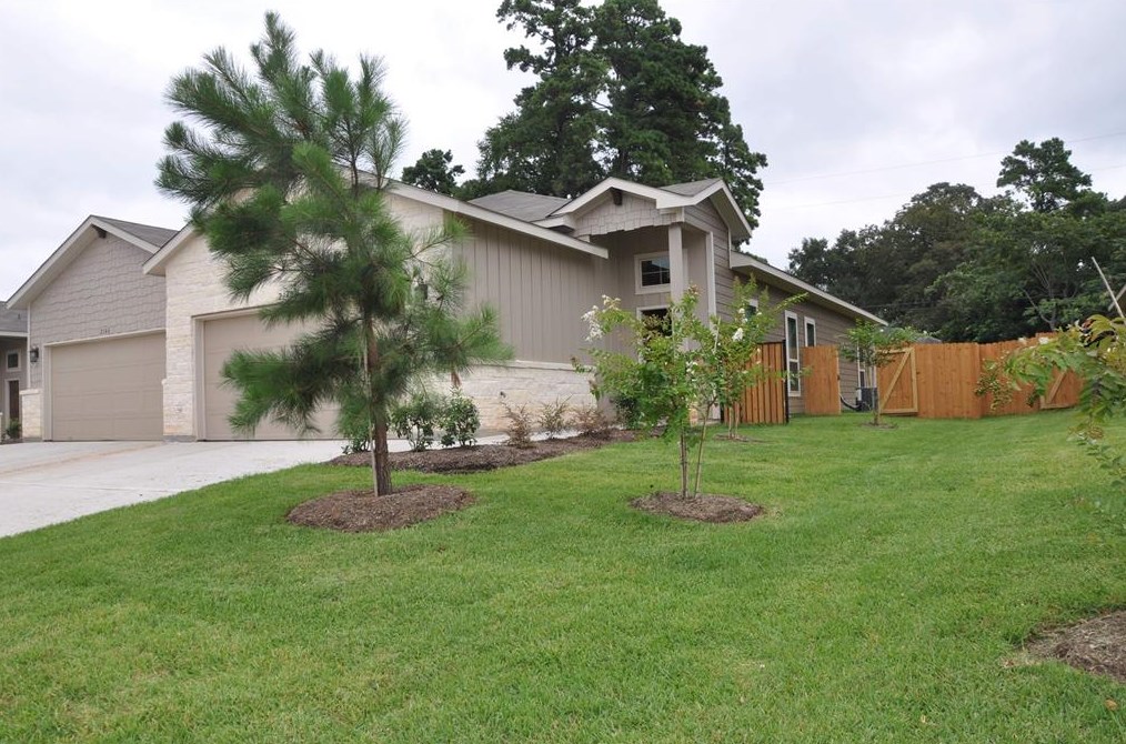 214 Oakcrest #b, Conroe, TX 77304