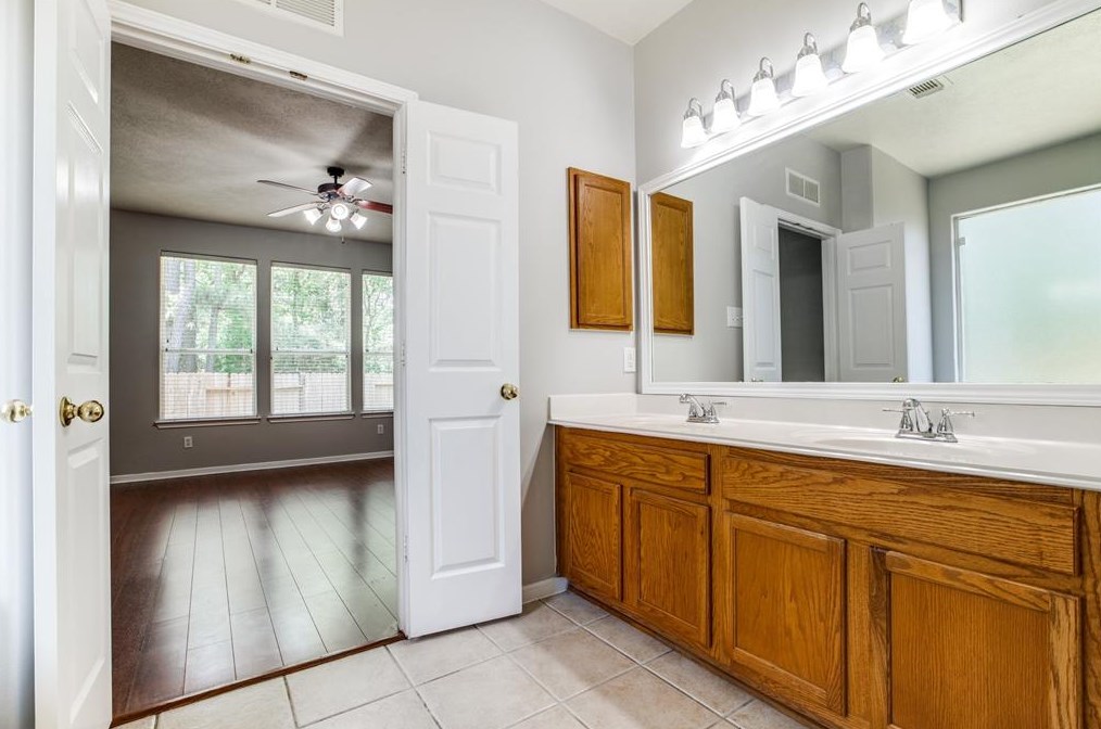 2106 Long Trl Path Ct, Spring TX 77373-7646 exterior