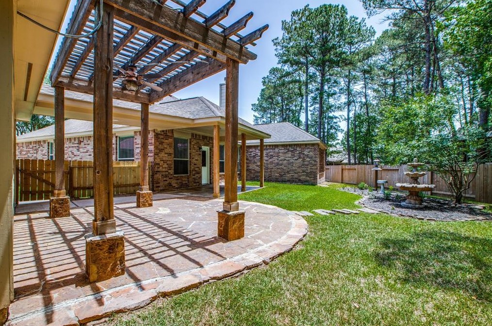 2106 Long Trl Path Ct, Spring TX 77373-7646 exterior