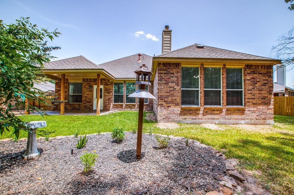 2106 Long Trl Path Ct, Spring TX 77373-7646 exterior