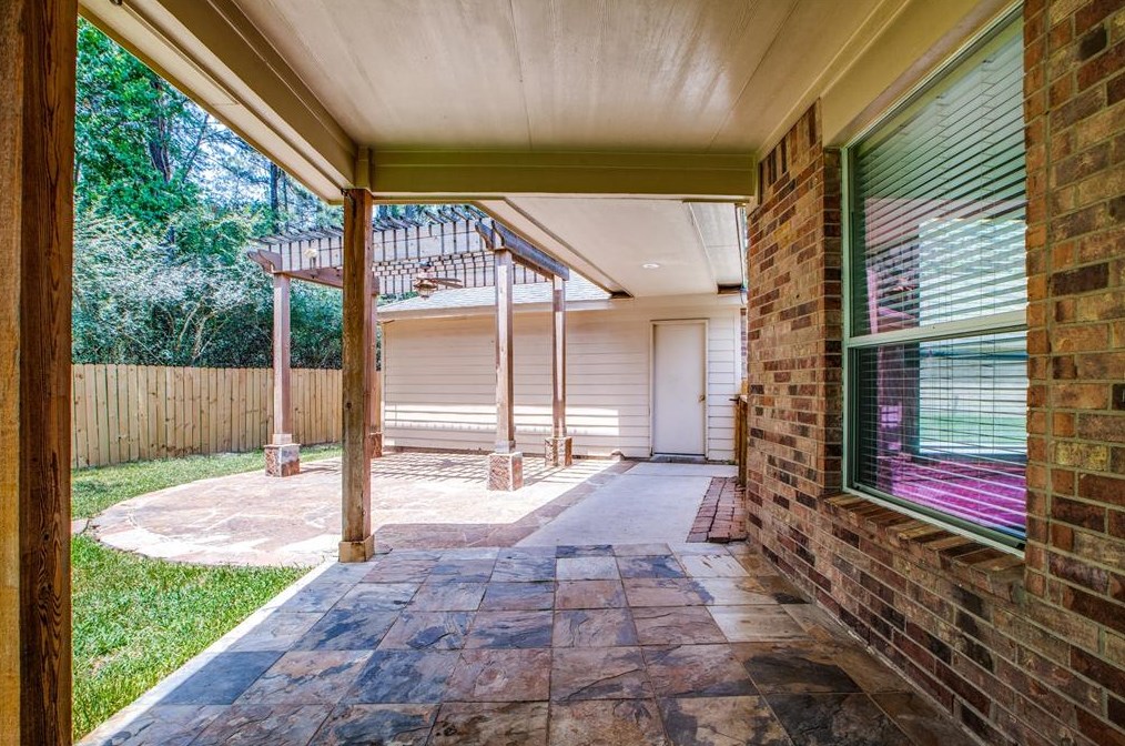 2106 Long Trl Path Ct, Spring TX 77373-7646 exterior