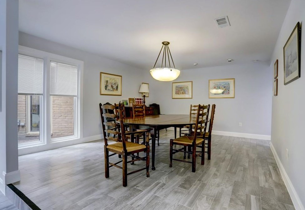 15609 Memorial Dr #15, Houston, TX 77079