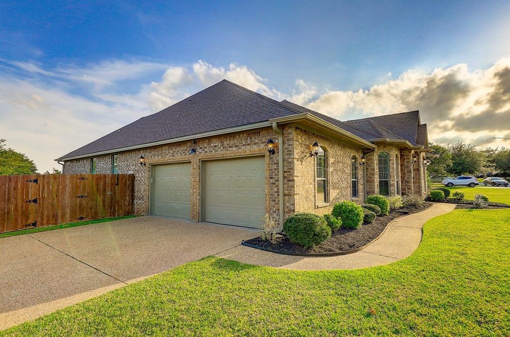 4401 Edinburgh Pl, College Station, TX 77845-4864