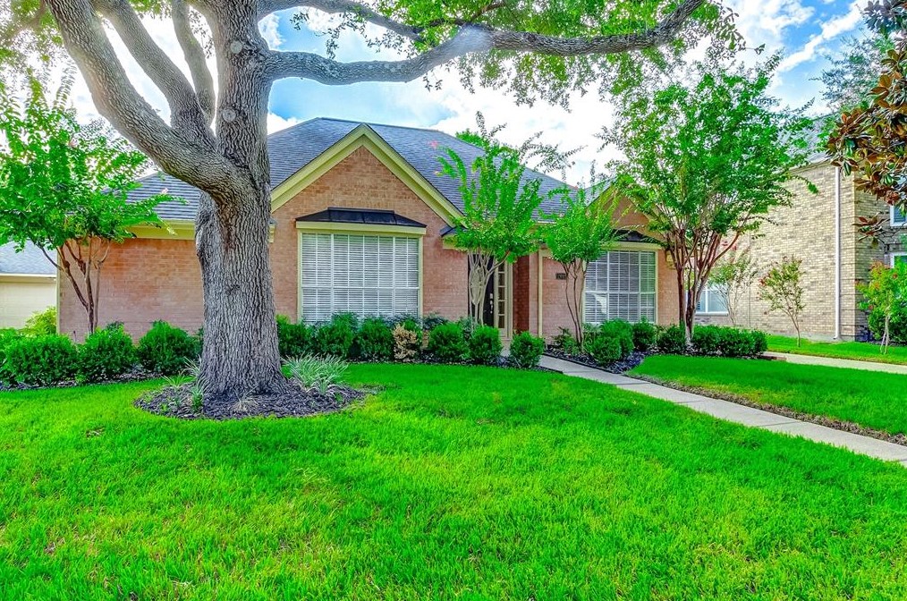 2018 Garden Terrace Dr, Katy TX  77494-2126 exterior