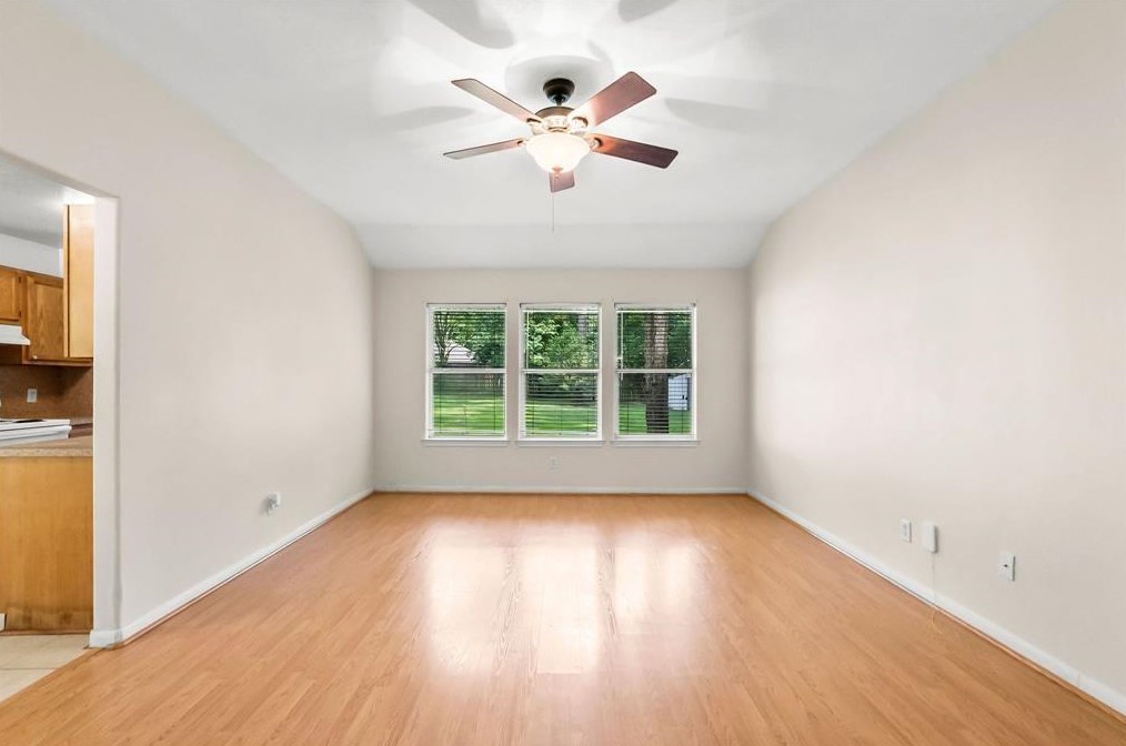 10671 Royal Forest Dr, Conroe TX  77303-2734 exterior