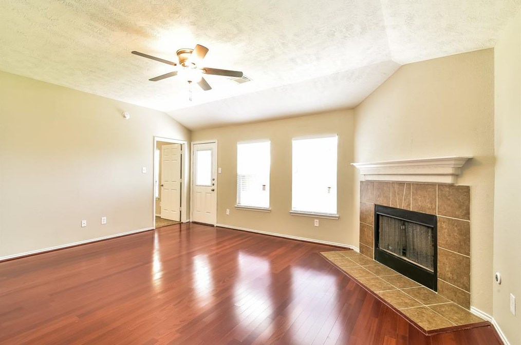 18422 Austin Oak Ln, Richmond, TX 77407