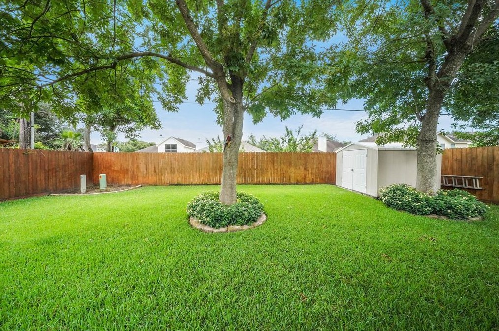 17219 Crown Mdw Ct, Houston TX  77095-4320 exterior