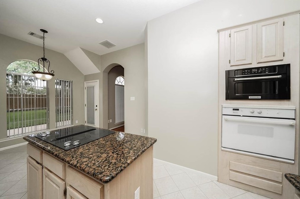 17219 Crown Mdw Ct, Houston TX  77095-4320 exterior