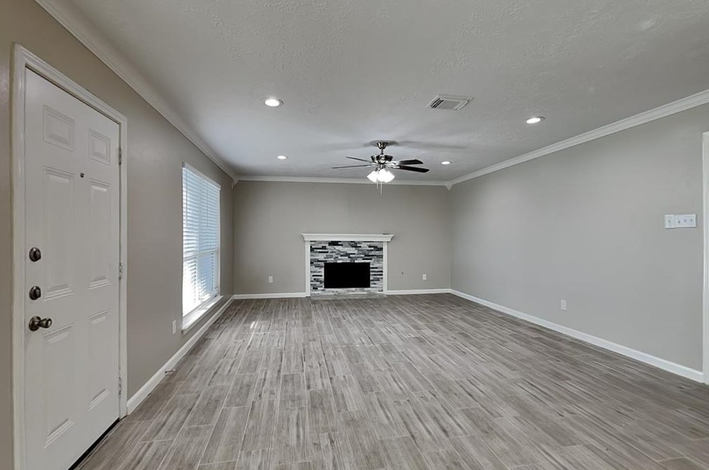 2027 Old Dixie Dr, Richmond TX  77406-6812 exterior