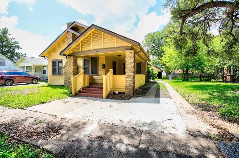1120 3rd St, Richmond, TX 77469