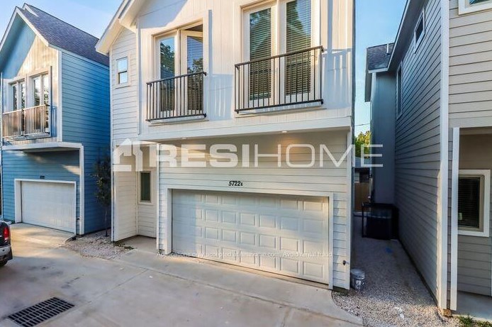 5720 Beall St, Houston, TX 77091-4206