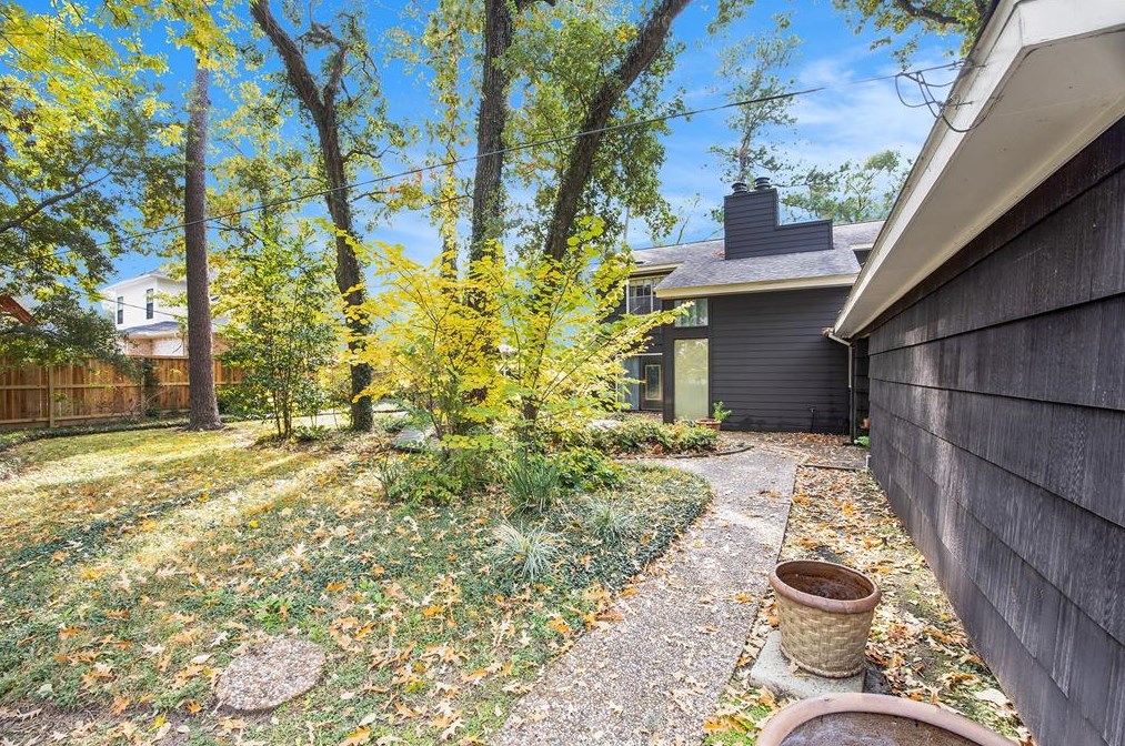 13514 Perthshire Rd, Houston, TX 77079-6030