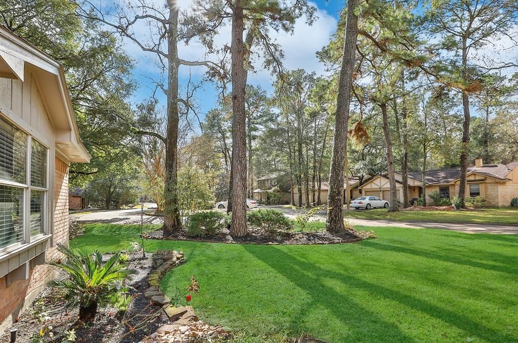 18 Broken Oak Ct, Spring, TX 77381-2778