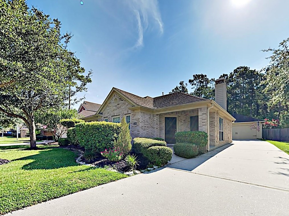 17806 Yukon Pass Dr, Humble, TX 77346