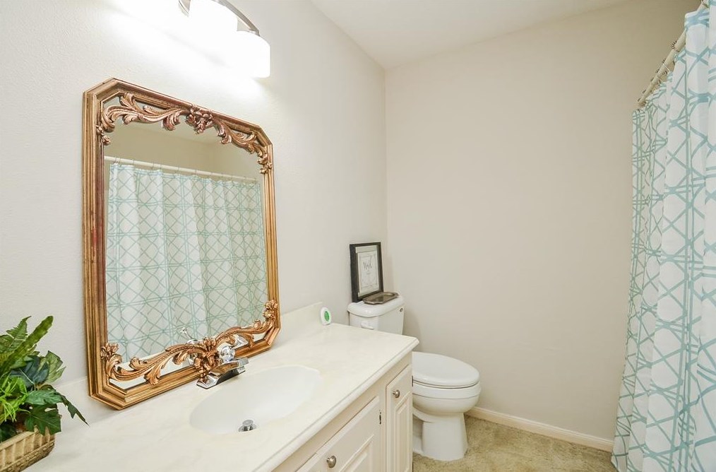 10137 Kemp Frst, Houston TX  77080-2509 exterior